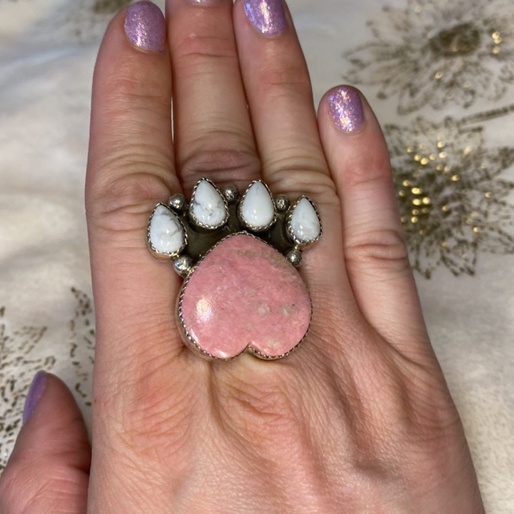 M&S howlite and thulite paw ring - Picture 2 of 2